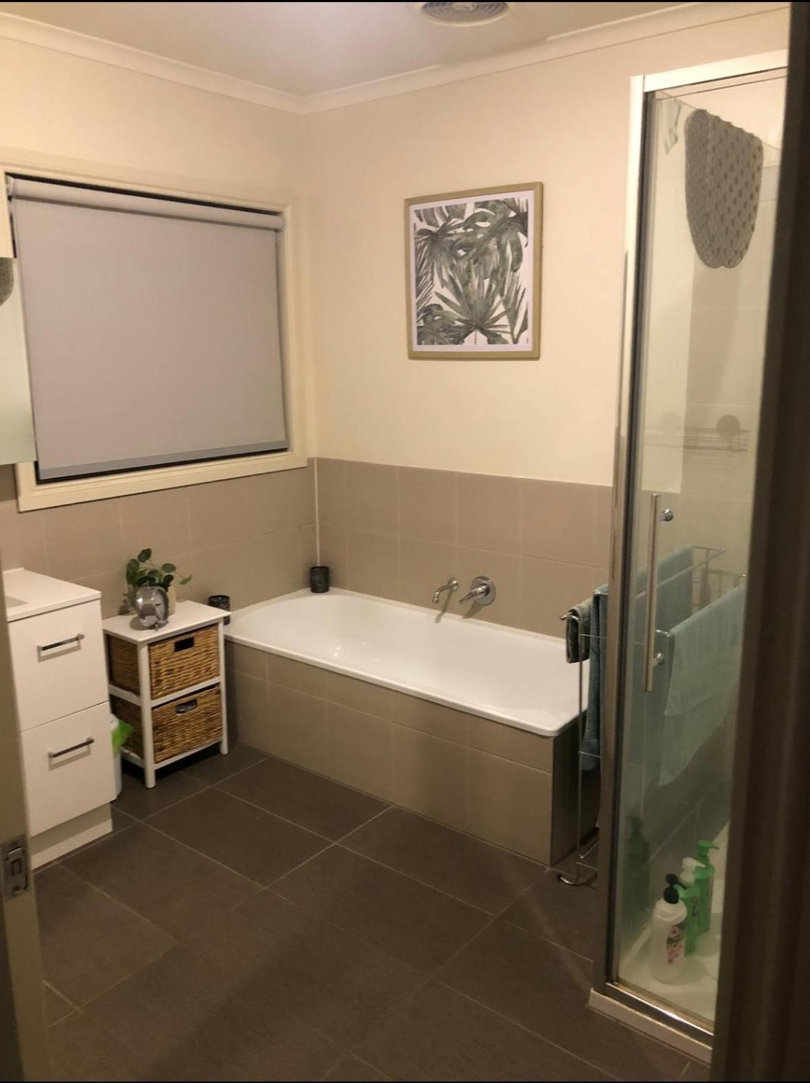 Semi-Private Half House With Games Room & Jacuzzi In Maiden Gully, Bendigo Luaran gambar